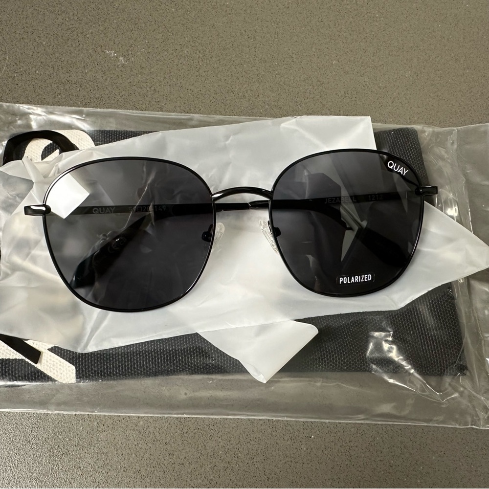 Quay Jezabell Sunglasses